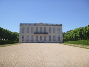 Bouges , visite du château - Tours et culture